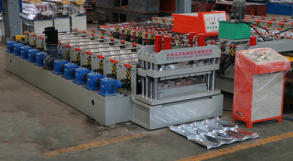 Indonesia Classic Roof Tile Roll Forming Machine