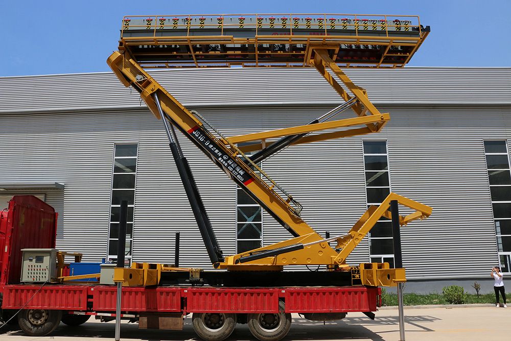 Heavy Duty Hydraulic Lifting Platform For PEB Roofing Work